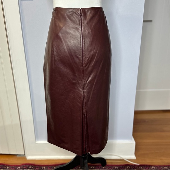 Elie Tahari Rich Claret (wine) Leather Pencil Skirt. Fully lined. Size 14. NEW! - Picture 6 of 14